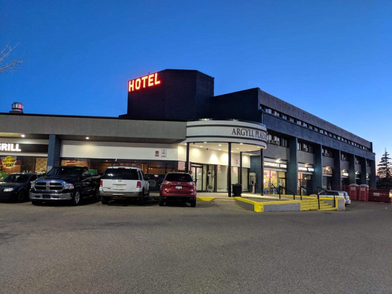 Argyll Plaza Hotel Edmonton Exterior photo